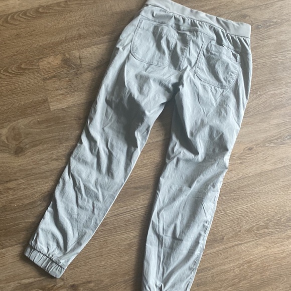 Athleta TREKKIE JOGGER gray size 4 gorpcore athleisure hiking camping sporty - Picture 6 of 6